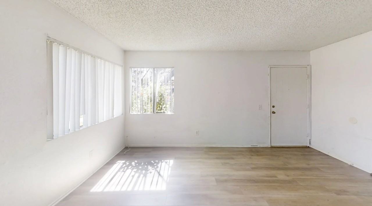 14702 Plaza Dr - Photo 4 of 9