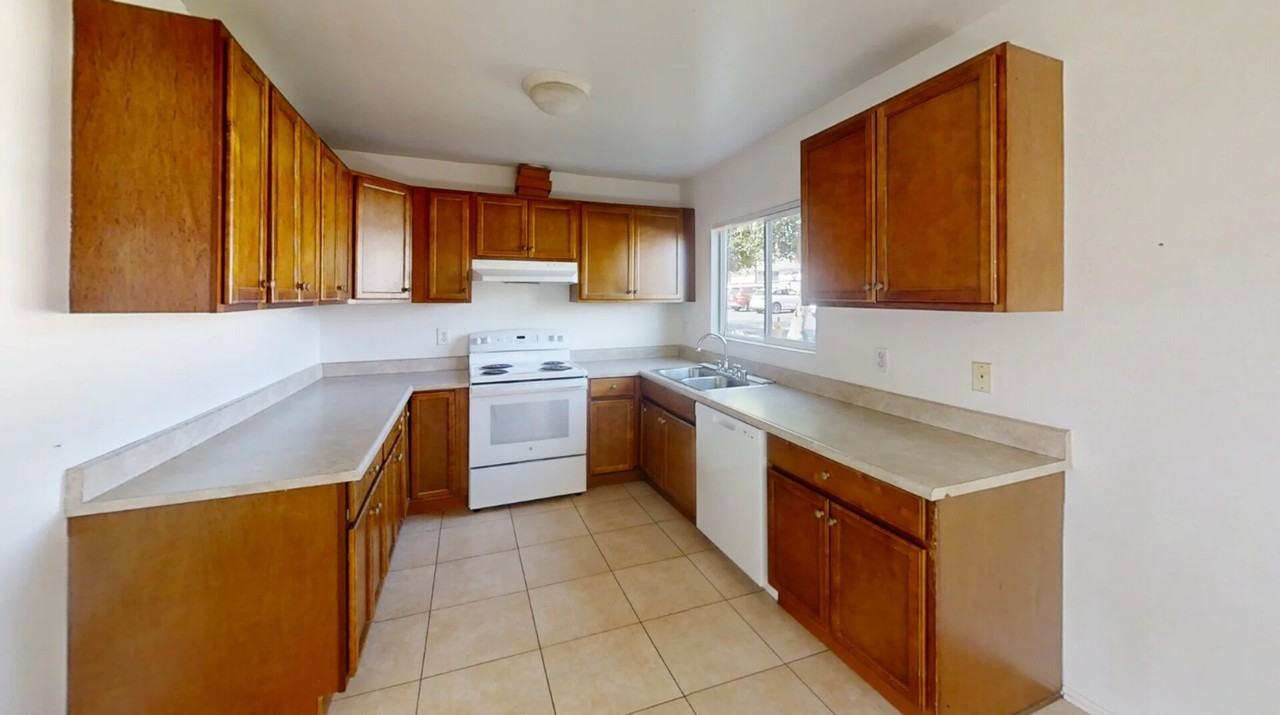 14702 Plaza Dr - Photo 6 of 9