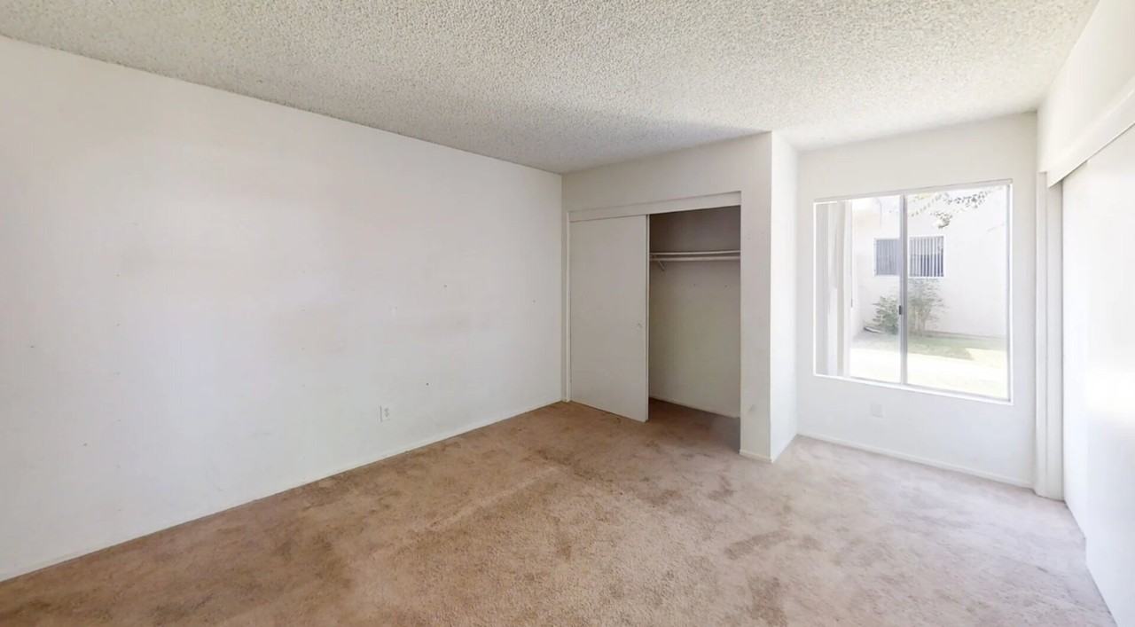 14702 Plaza Dr - Photo 7 of 9