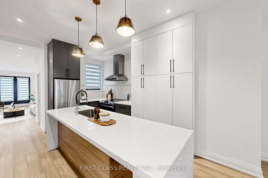 174 Manning Avenue - Photo 3 of 10