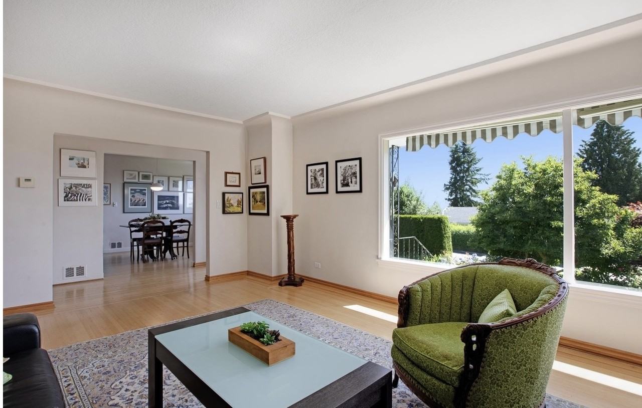 150 Carisbrooke Crescent - Photo 5 of 26