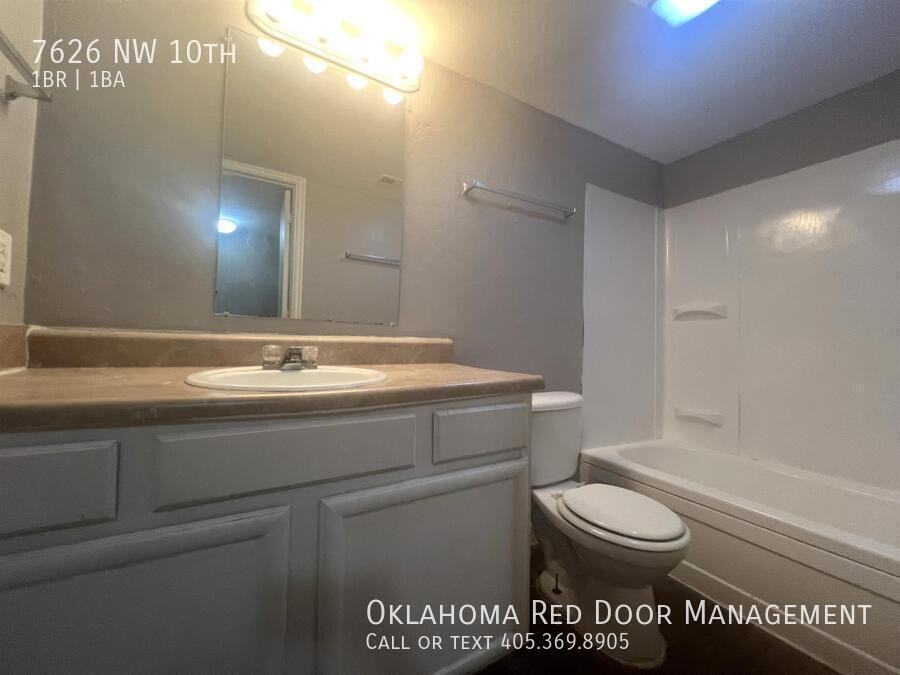 7626 Nw 10th St - Photo 3 of 15