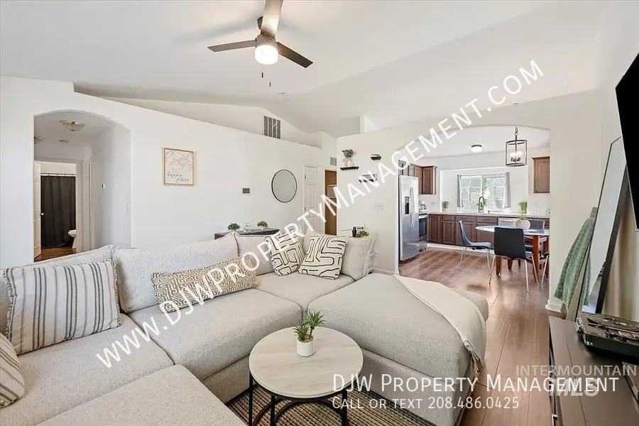1916 W Havenwood Ave - Photo 2 of 14