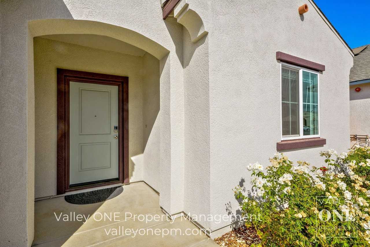 933 Tipton Ln - Photo 5 of 50