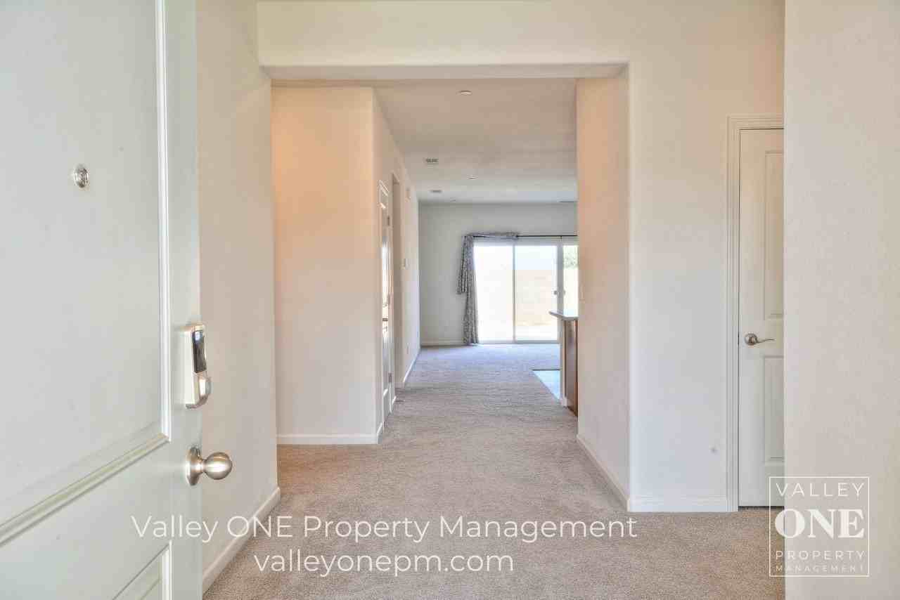 933 Tipton Ln - Photo 6 of 50