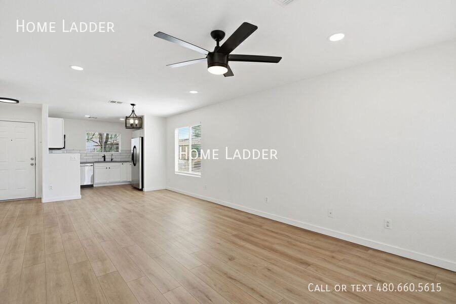16030 W Woodlands Ave - Photo 5 of 36
