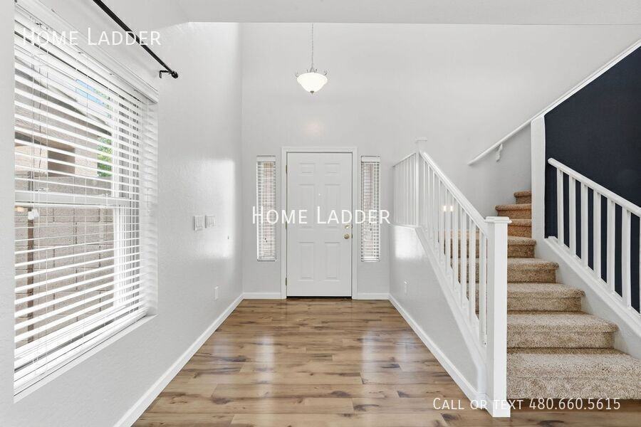 18428 N Jameson Dr - Photo 4 of 47