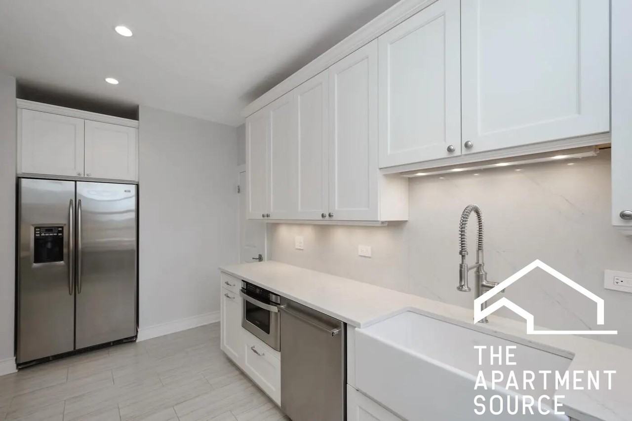 3240 N Lake Shore Dr #10B - Photo 2 of 13