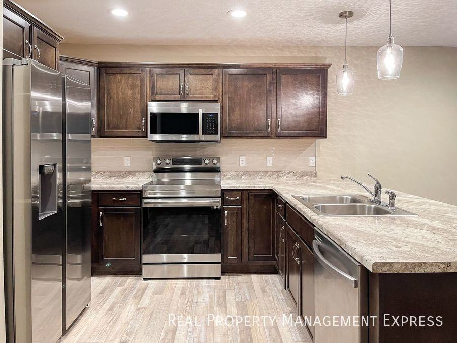 9617 W Broek Dr - Photo 2 of 15