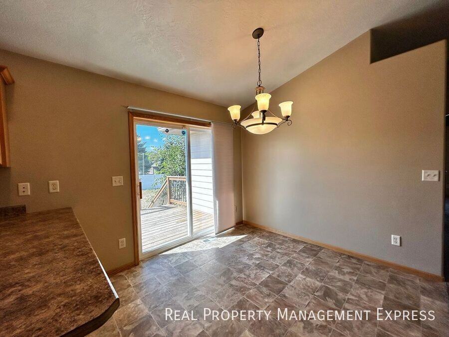 7636 S Rose Crest Ct - Photo 4 of 24