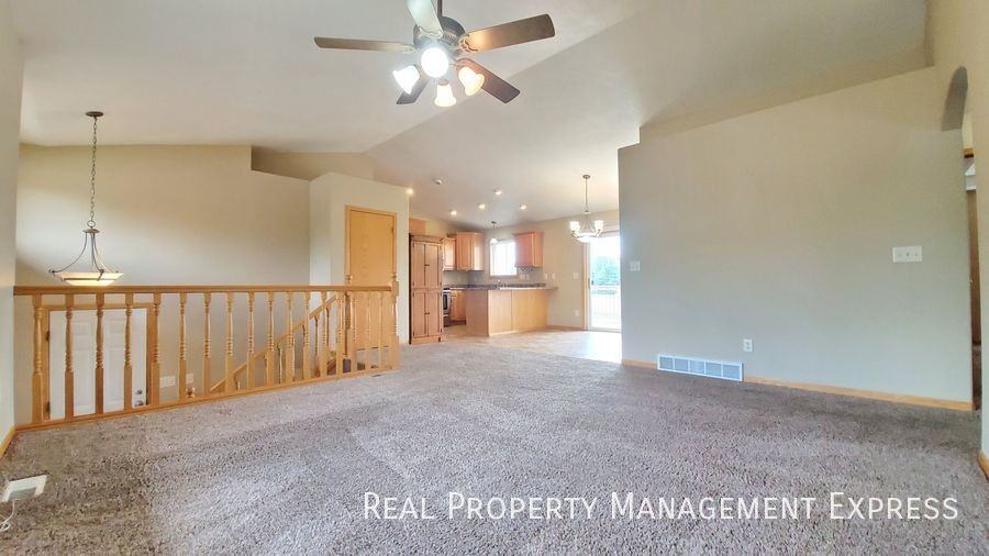 7636 S Rose Crest Ct - Photo 5 of 24