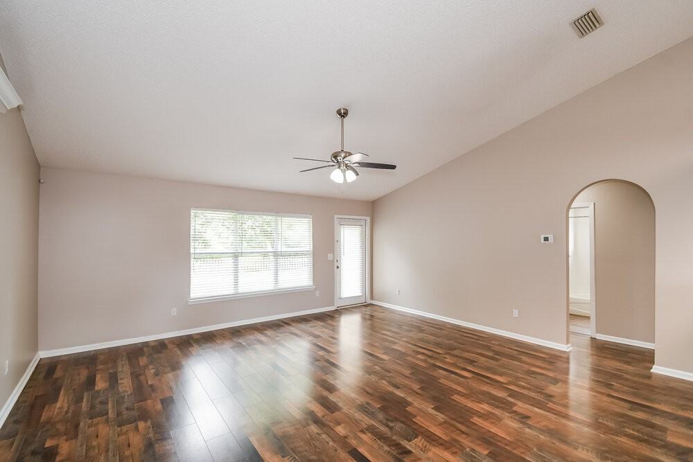 2908 Majestic Oaks Ln - Photo 3 of 16