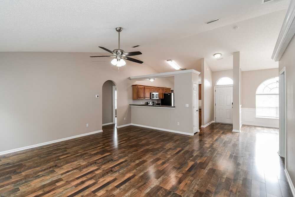 2908 Majestic Oaks Ln - Photo 4 of 16