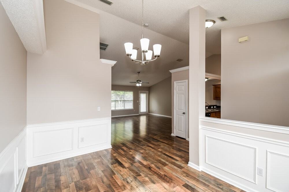 2908 Majestic Oaks Ln - Photo 6 of 16