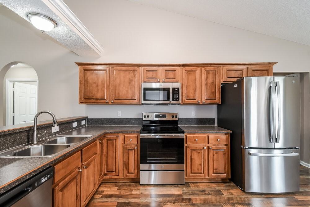 2908 Majestic Oaks Ln - Photo 7 of 16