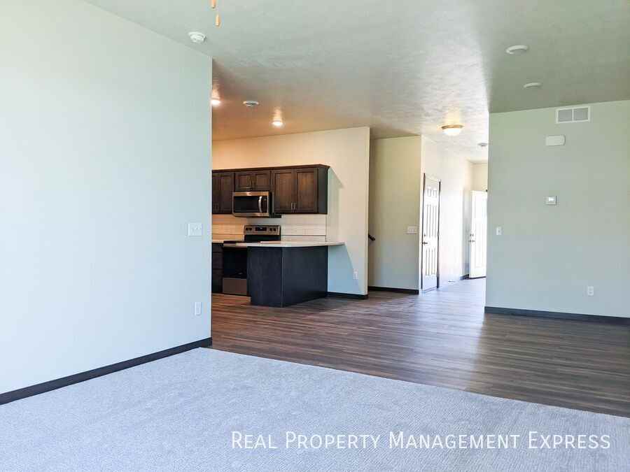 5414 S Dubuque Ave - Photo 4 of 17