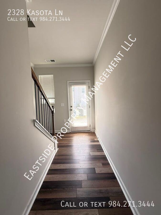 2328 Kasota Ln - Photo 2 of 26