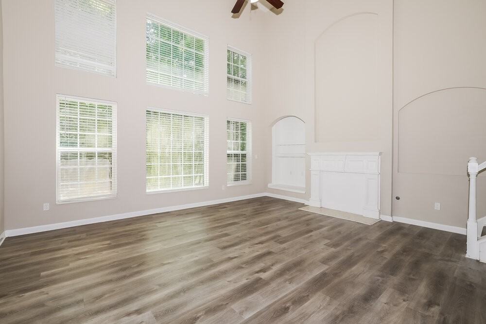 3996 Yosemite Park Ln - Photo 4 of 17