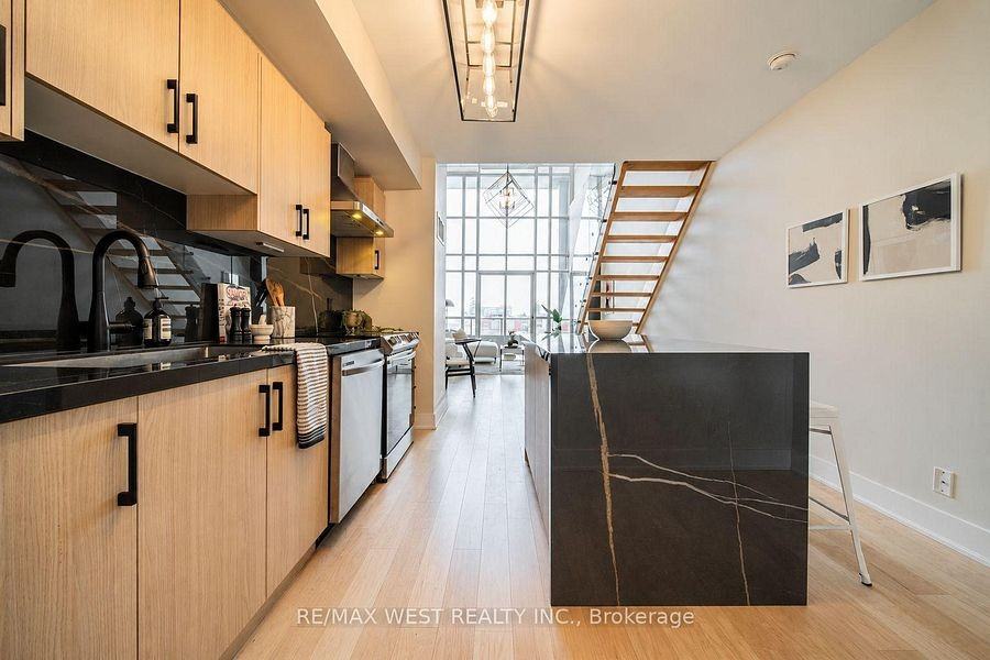 5 Hanna Avenue #546 - Photo 7 of 18