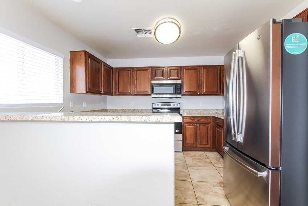 22807 W Gardenia Dr - Photo 6 of 17