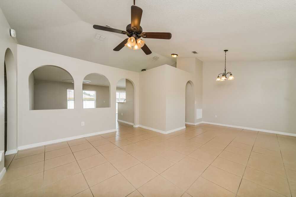 330 Medina Ct - Photo 3 of 16