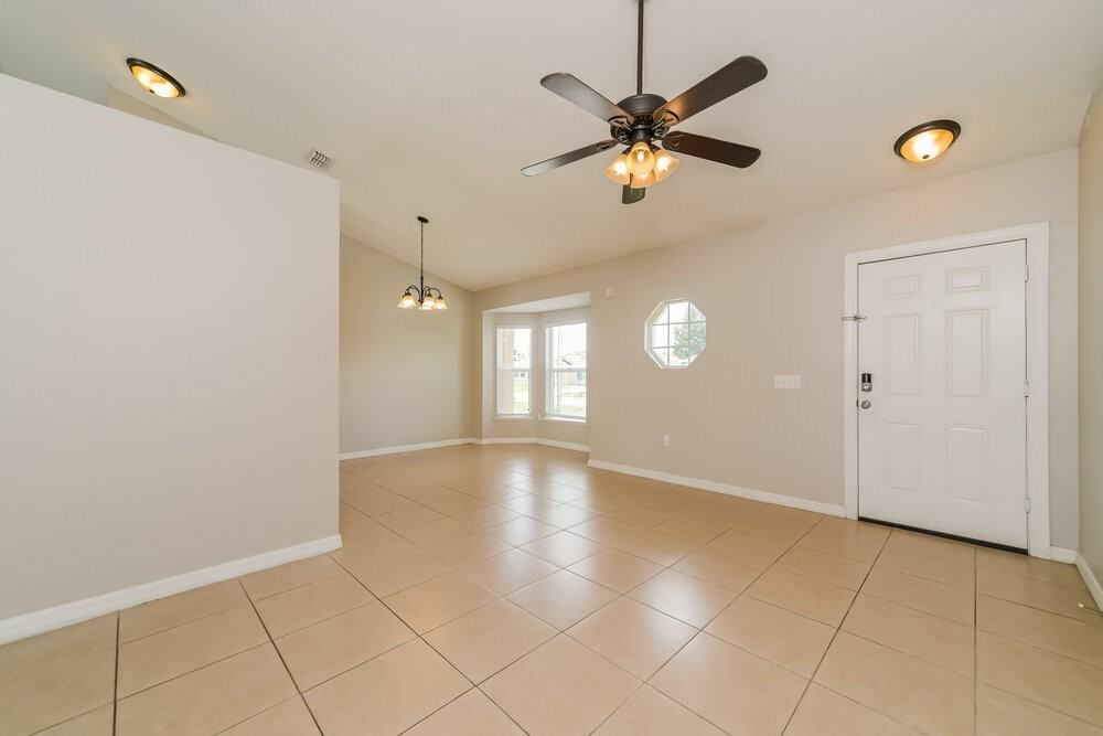 330 Medina Ct - Photo 4 of 16