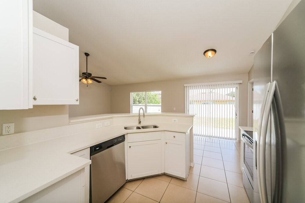 330 Medina Ct - Photo 6 of 16