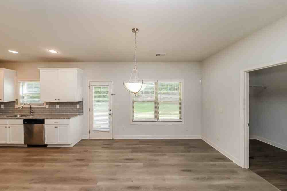 89 Greatwood Ln - Photo 7 of 17