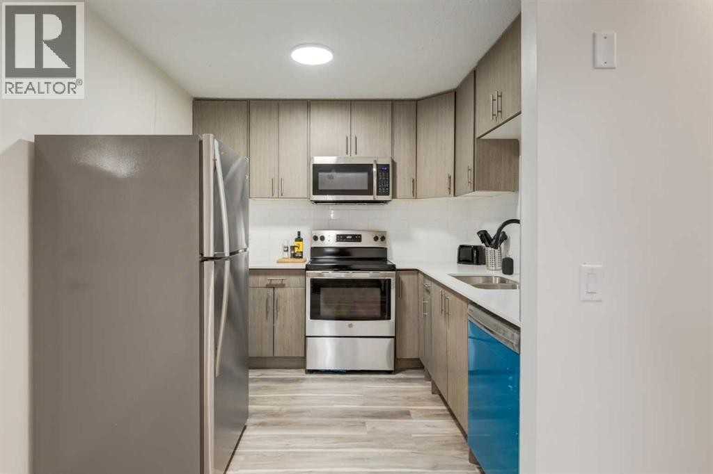 4627 73 St Nw - Photo 5 of 28