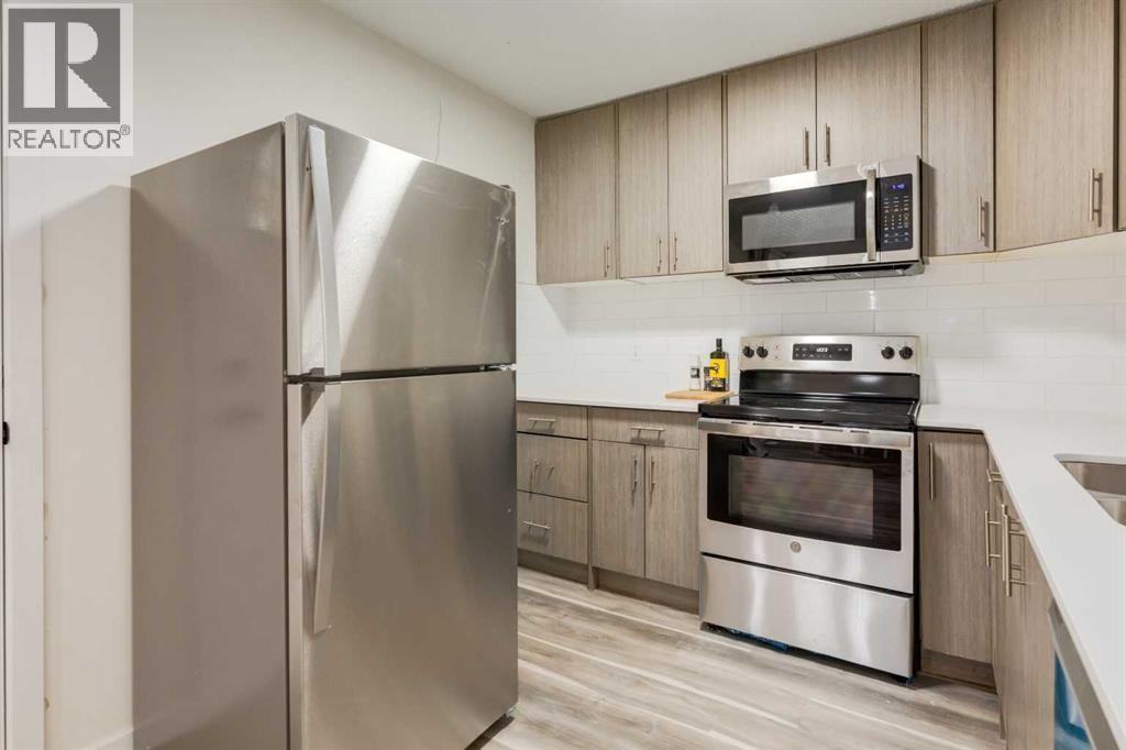 4627 73 St Nw - Photo 6 of 28