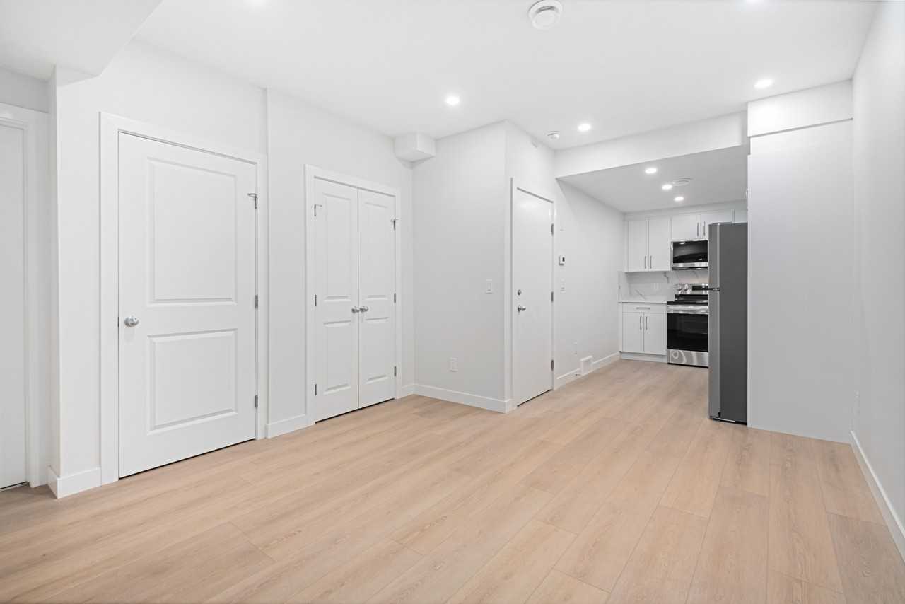 B, 67 Walcrest Row Southeast - Photo 5 of 11