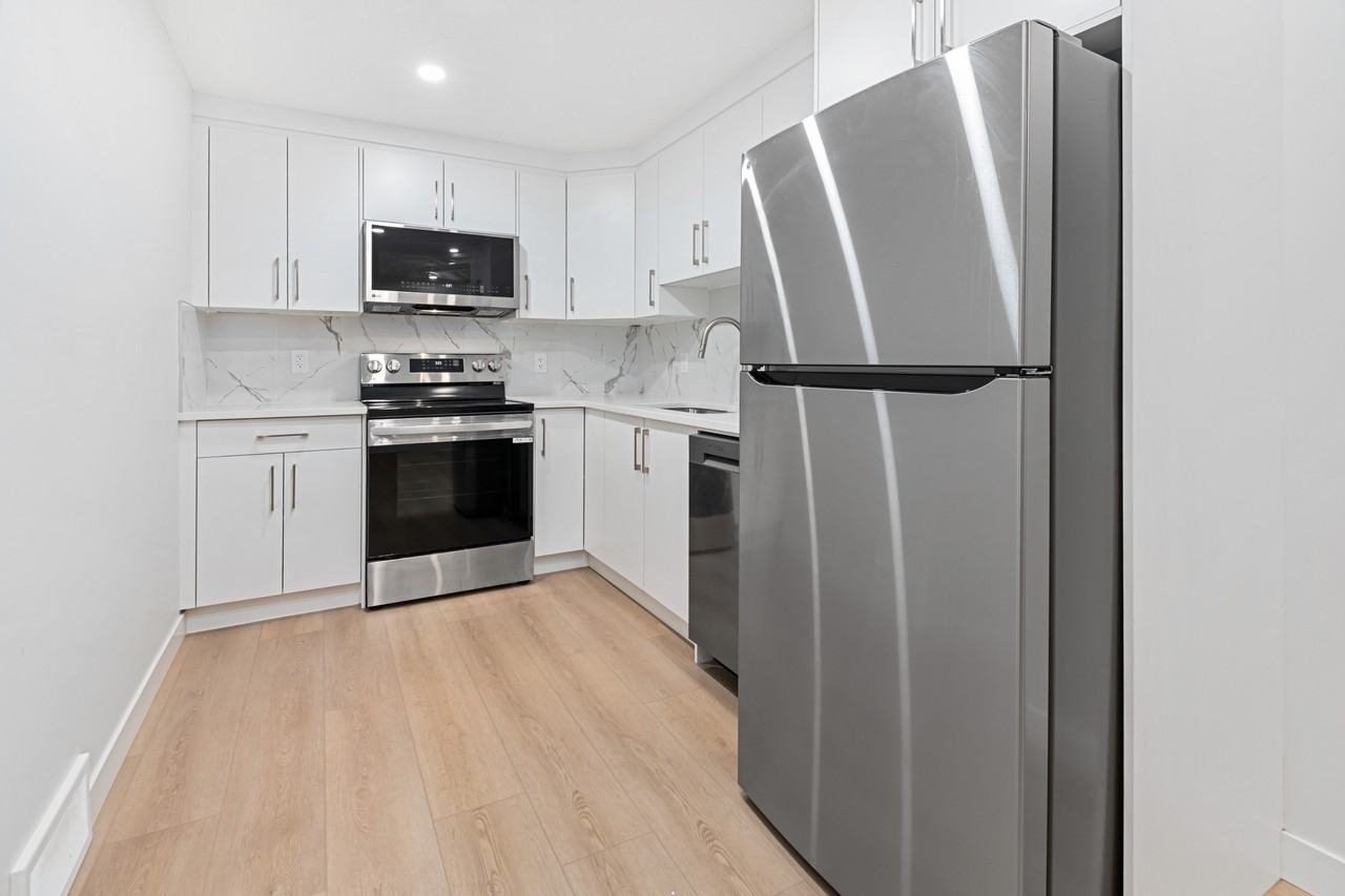 B, 67 Walcrest Row Southeast - Photo 6 of 11