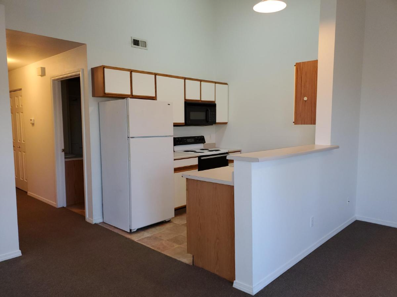 658 Paradise Pl #201 - Photo 3 of 5