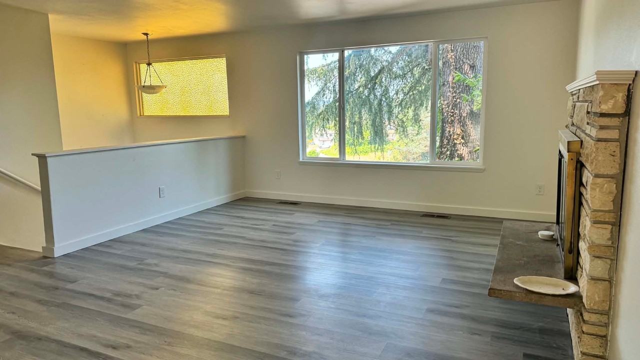 820 Carter Pl - Photo 3 of 15