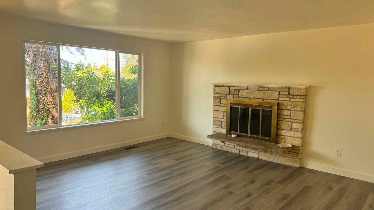 820 Carter Pl - Photo 4 of 15