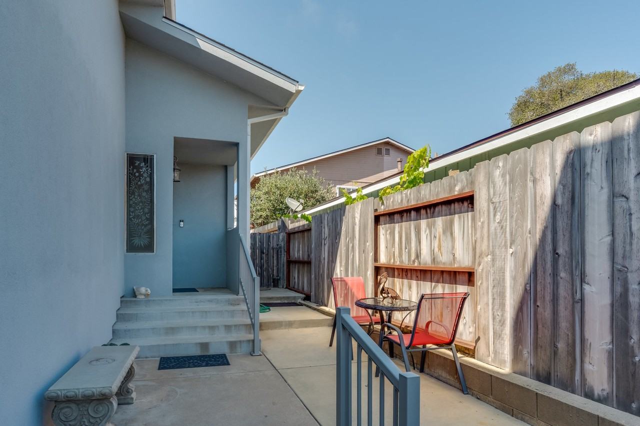 1951 Brighton Ave - Photo 3 of 10