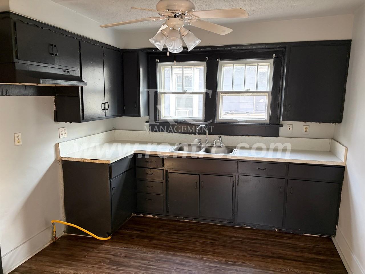 1507 E Main St #E - Photo 2 of 11
