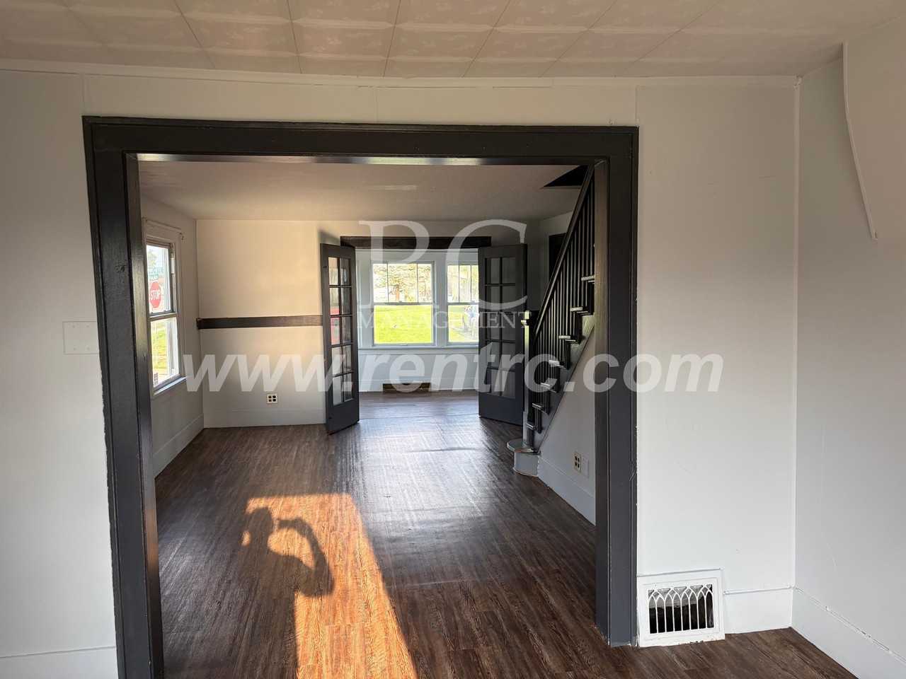 1507 E Main St #E - Photo 3 of 11
