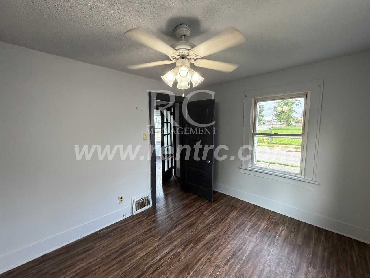 1507 E Main St #E - Photo 6 of 11