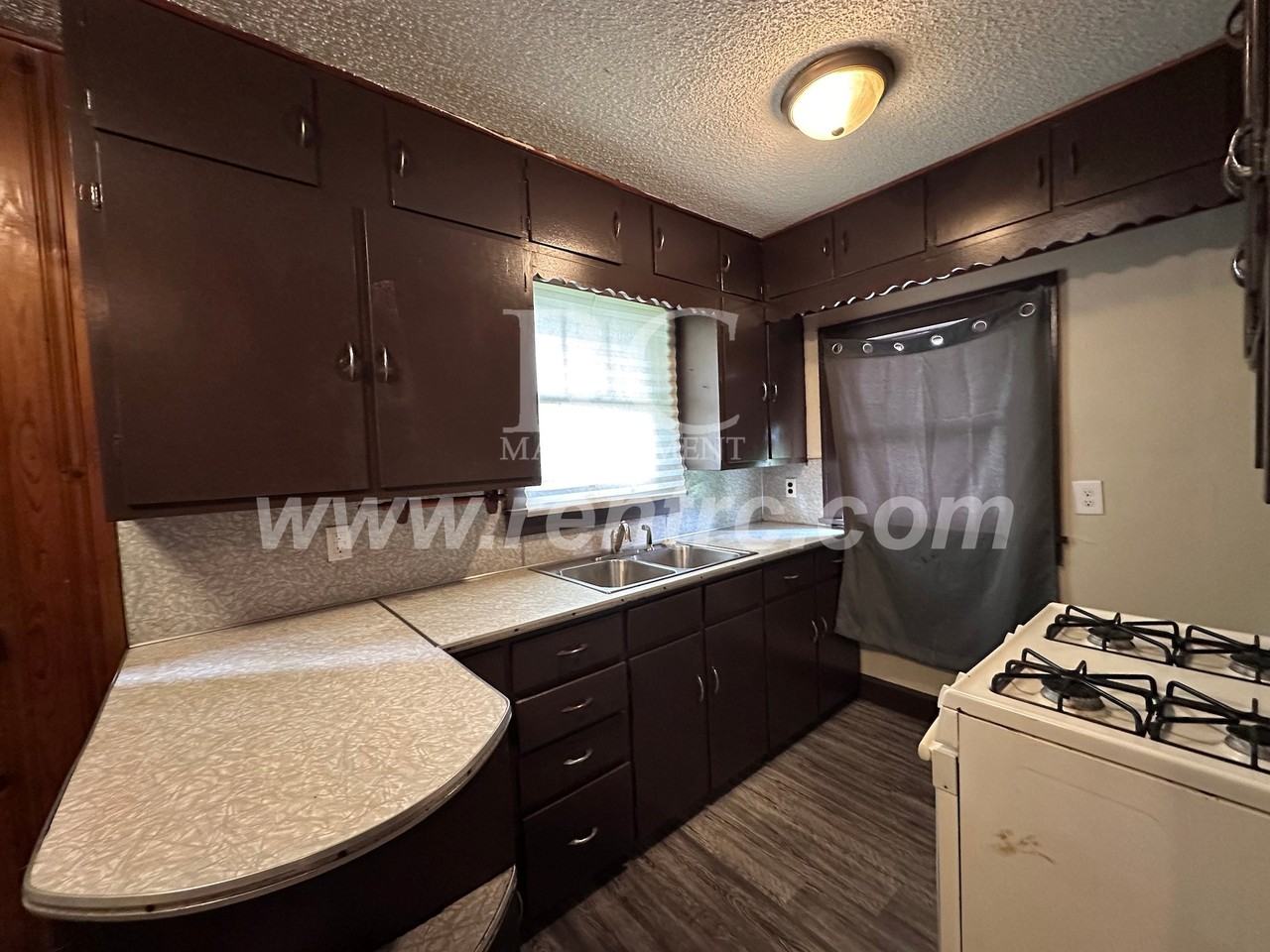 230 S Virginia Ave #S - Photo 3 of 19