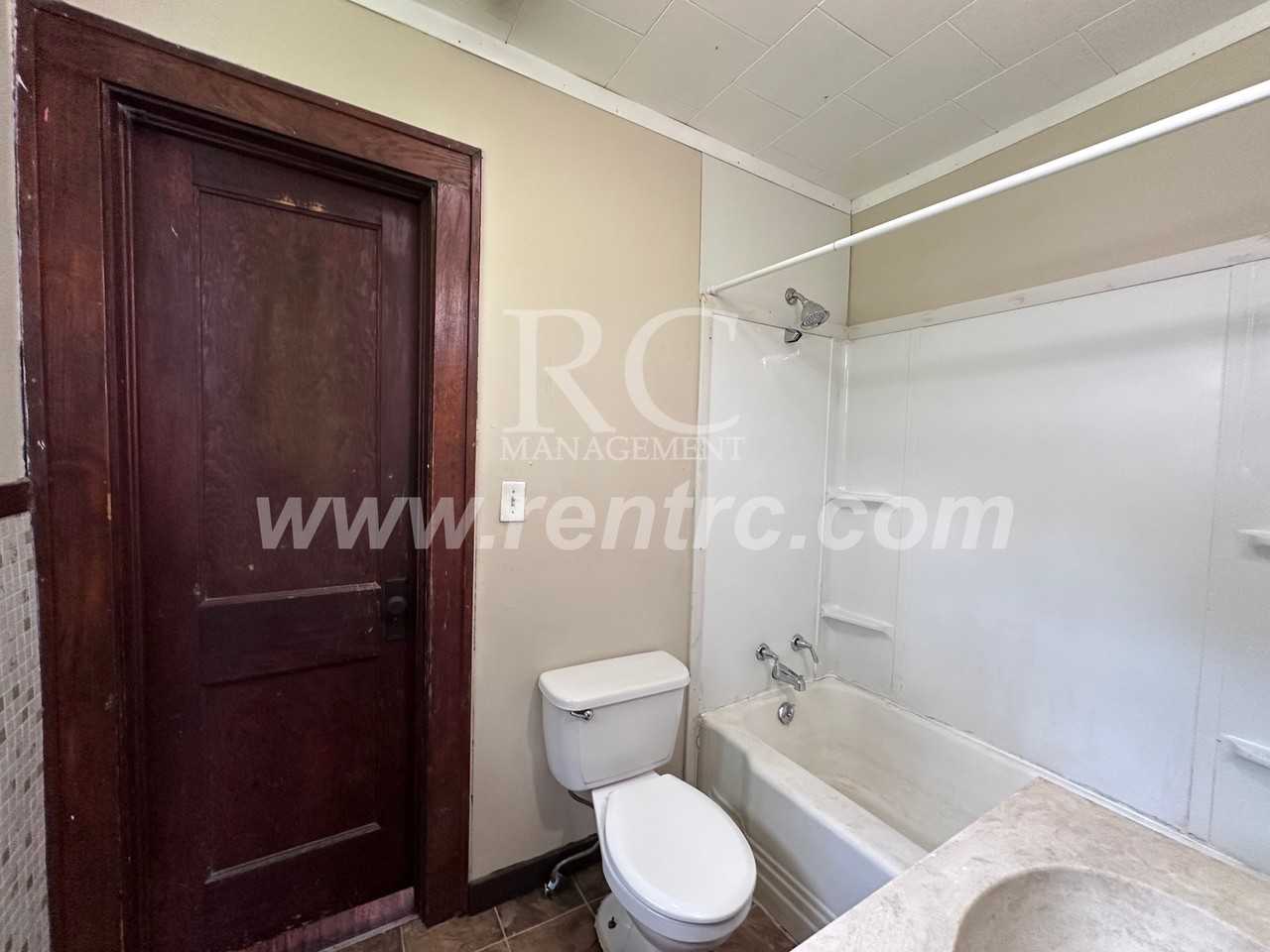 230 S Virginia Ave #S - Photo 4 of 19
