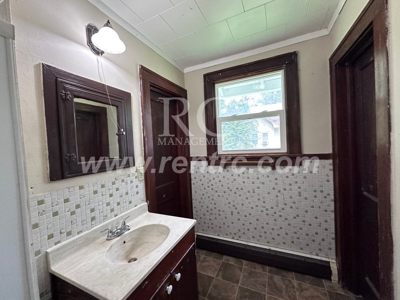 230 S Virginia Ave #S - Photo 5 of 19