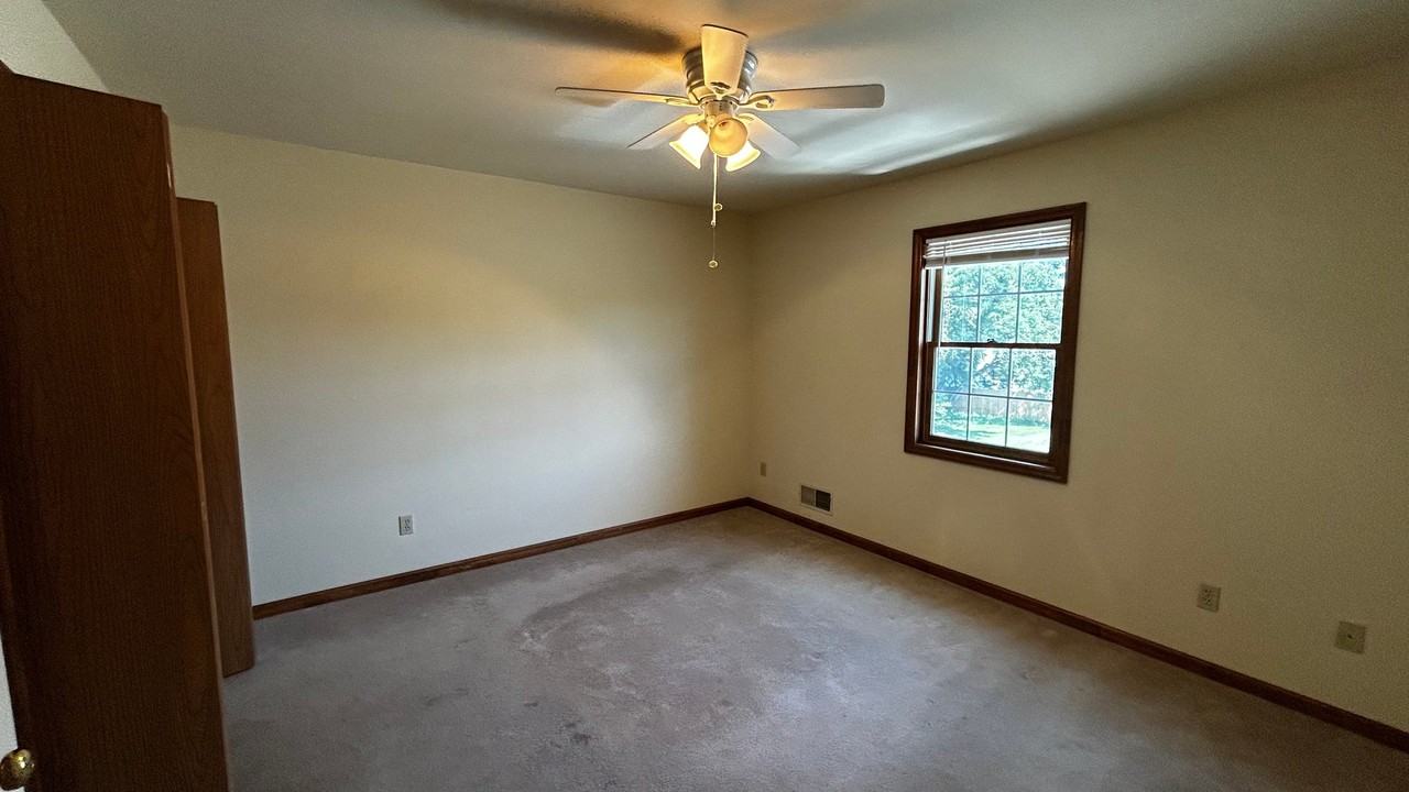 4212 Menga Dr #4 - Photo 5 of 14