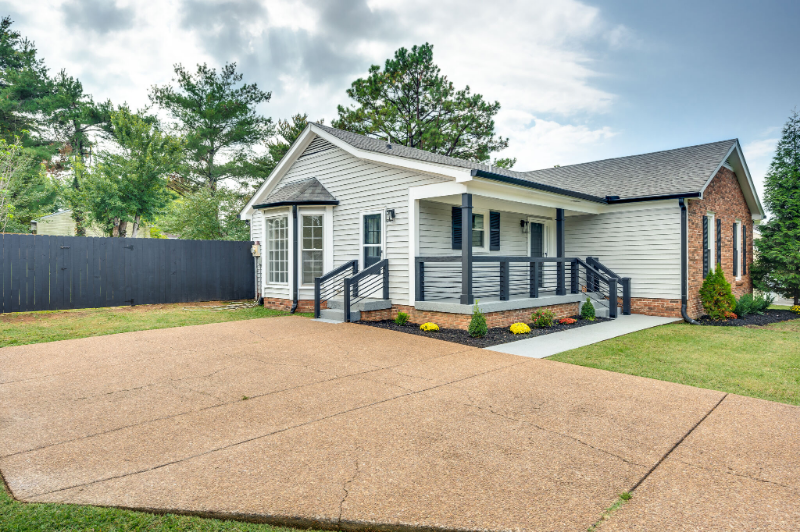 520 Riverview Dr - Photo 4 of 44