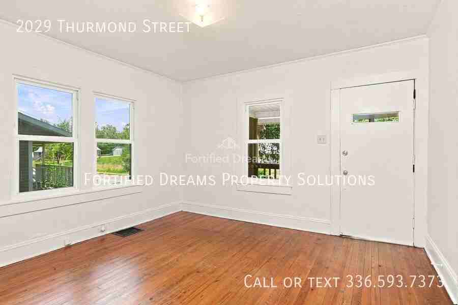 2029 Thurmond St - Photo 4 of 18