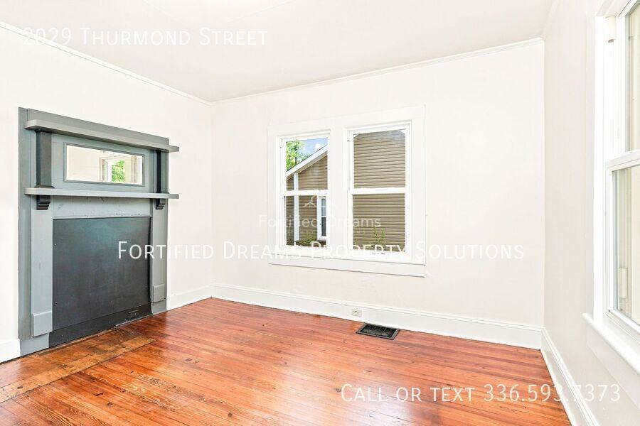 2029 Thurmond St - Photo 5 of 18
