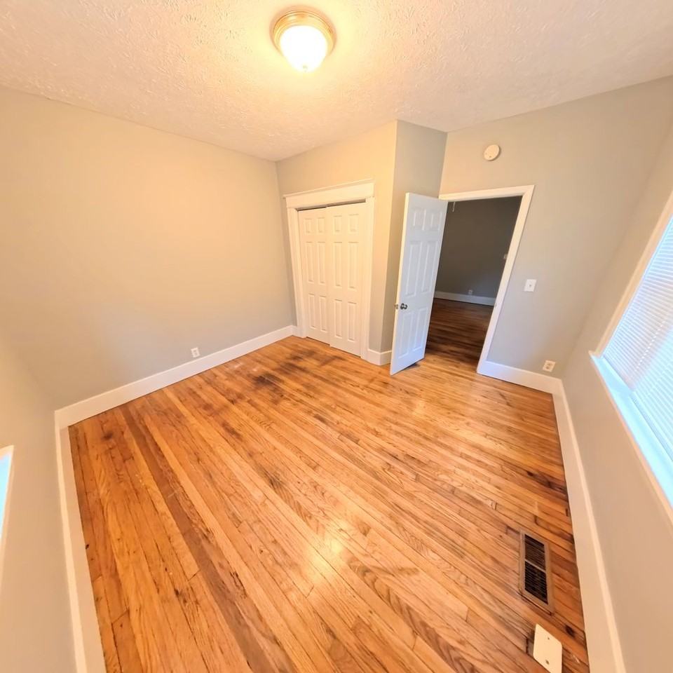 699 Park Ave #6 - Photo 5 of 27