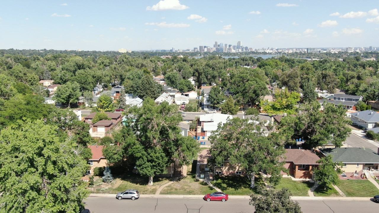 2230 Marshall St - Photo 4 of 24