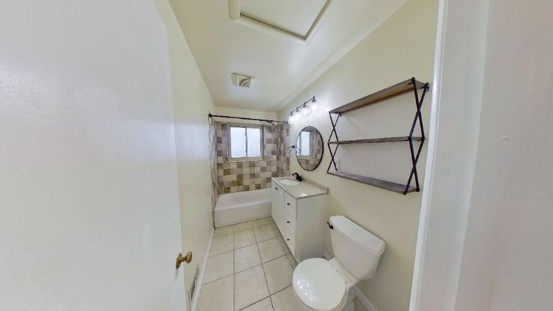 2230 Marshall St - Photo 5 of 24