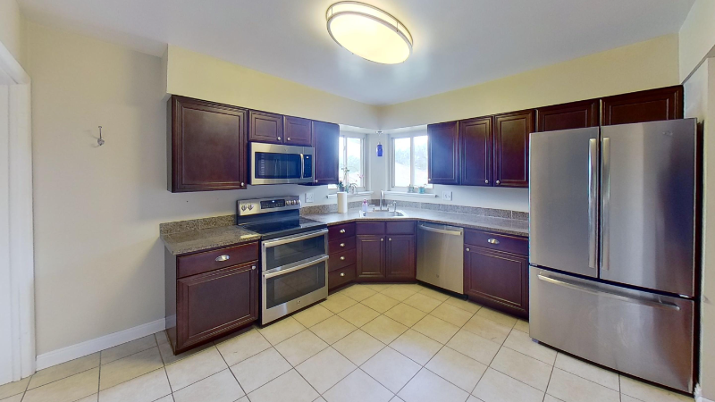 2230 Marshall St - Photo 6 of 24